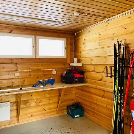 Stay Aekaeslompolo Cottage