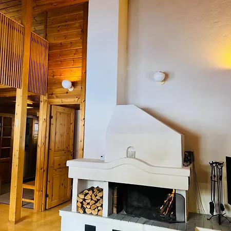Stay Aekaeslompolo Cottage