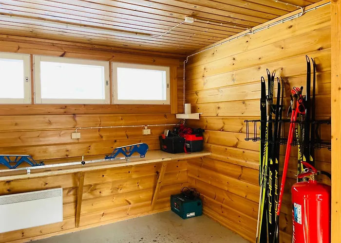 Stay Aekaeslompolo Cottage